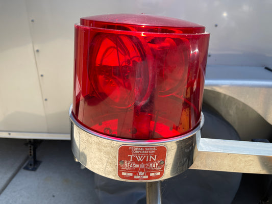 Federal Signal Visibar Lightbar - Red Domes with Mounting Feet and Center Speaker