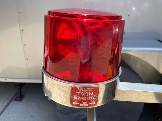 Federal Signal Visibar Lightbar - Red Domes with Mounting Feet and Center Speaker