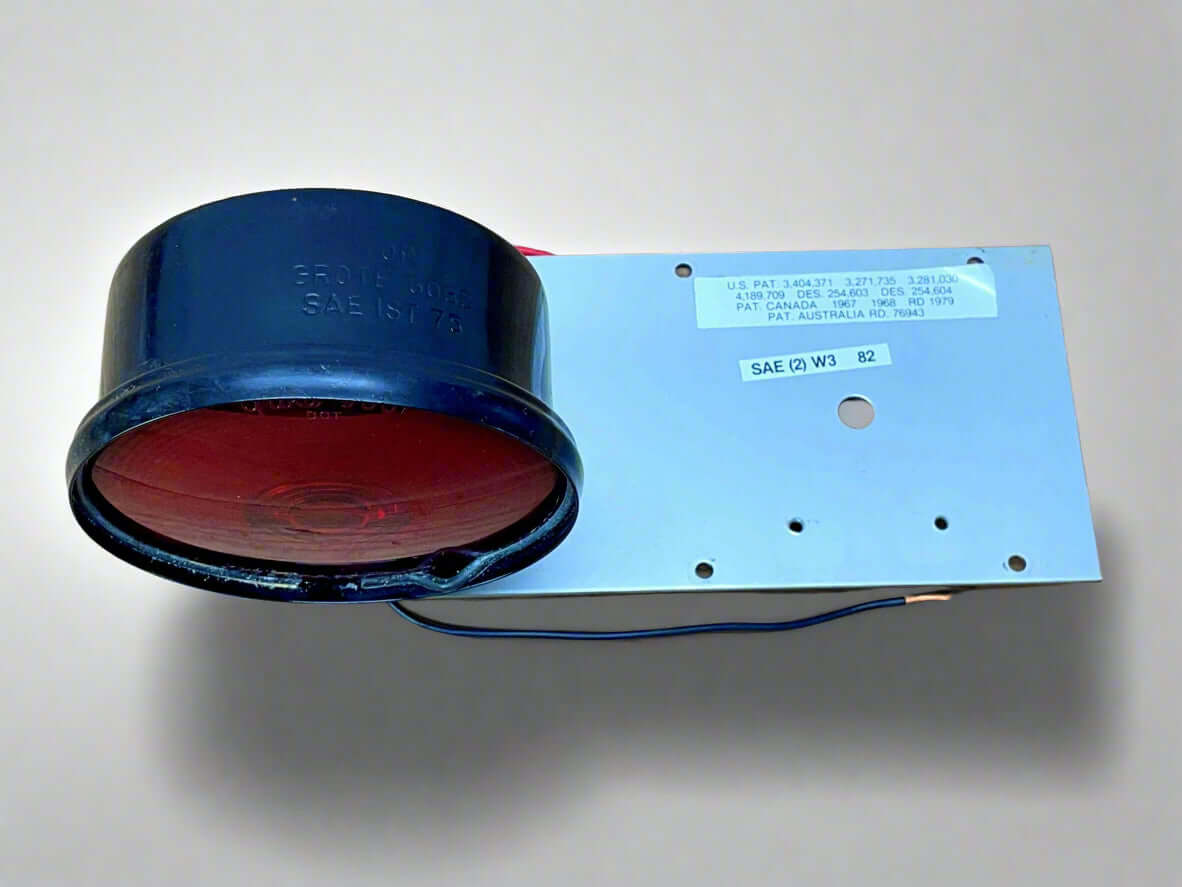 Federal Signal Aerodynic RWL Wrecker - Stop/Turn Light Assembly Driver Side