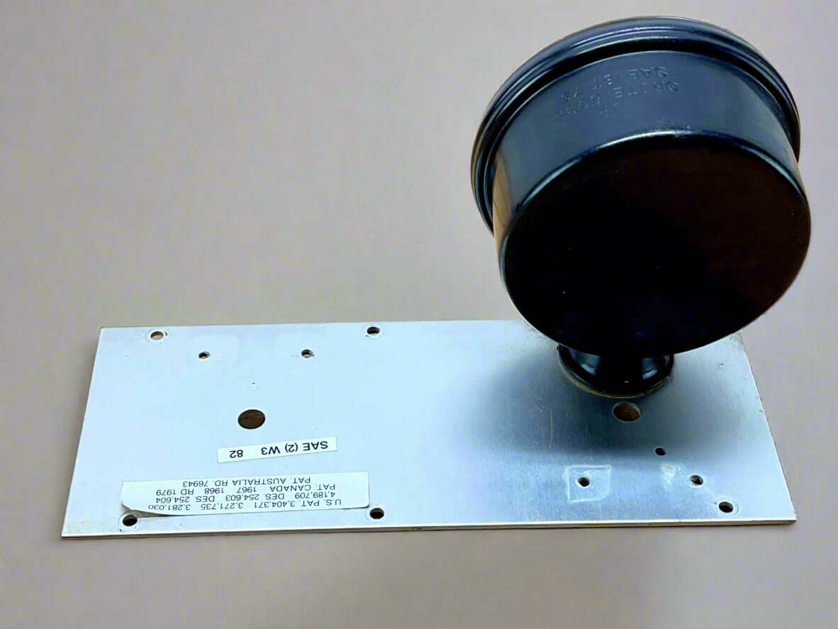 Federal Signal Aerodynic RWL Wrecker - Stop/Turn Light Assembly Driver Side