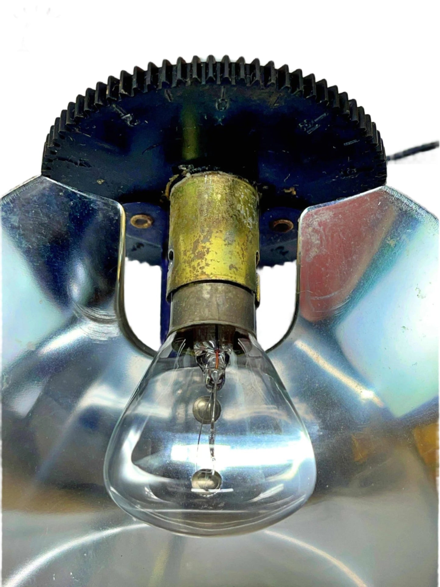 Federal Signal Aerodynic Lightbar - Twist Lock Bulb - Light Reflector and Gear