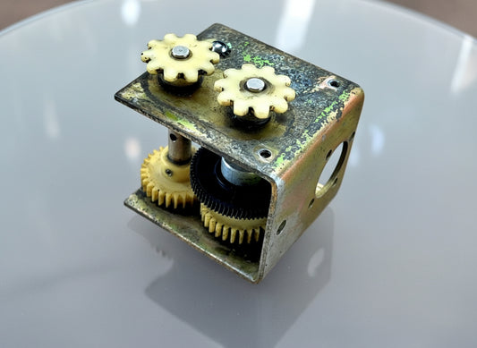 Federal Signal Twinsonic Lightbar - Motor Chain Gear Assembly