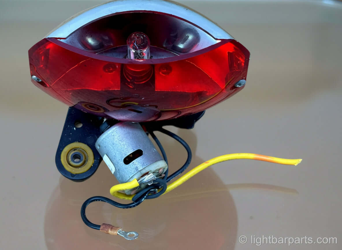 STAR Warning Systems - Rotator with Twistlock Bulb and Red Lens Filter