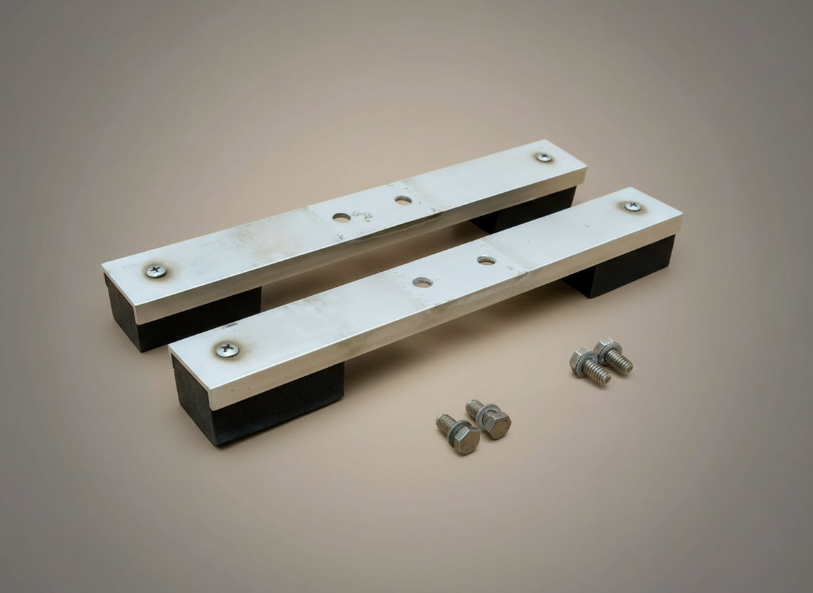 Yankee 911 Lightbar - Pair of Mounting Feet with Frame Screws