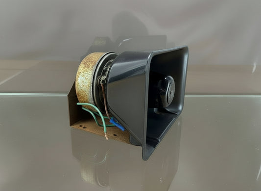 Yankee 911 Lightbar - 100W Center Speaker with Mounting Plate