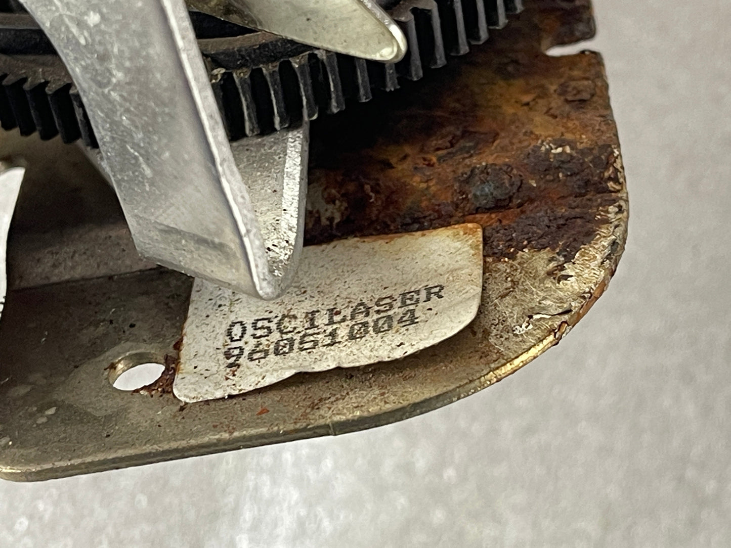 Code 3 - Oscilaser Wobble Light For Parts or Repair