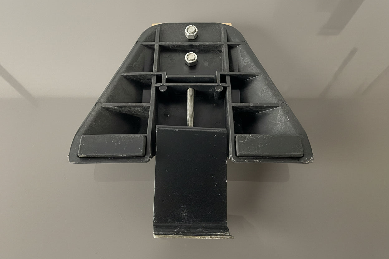 Federal Signal StreetHawk Lightbar - Complete Mounting Feet Assembly