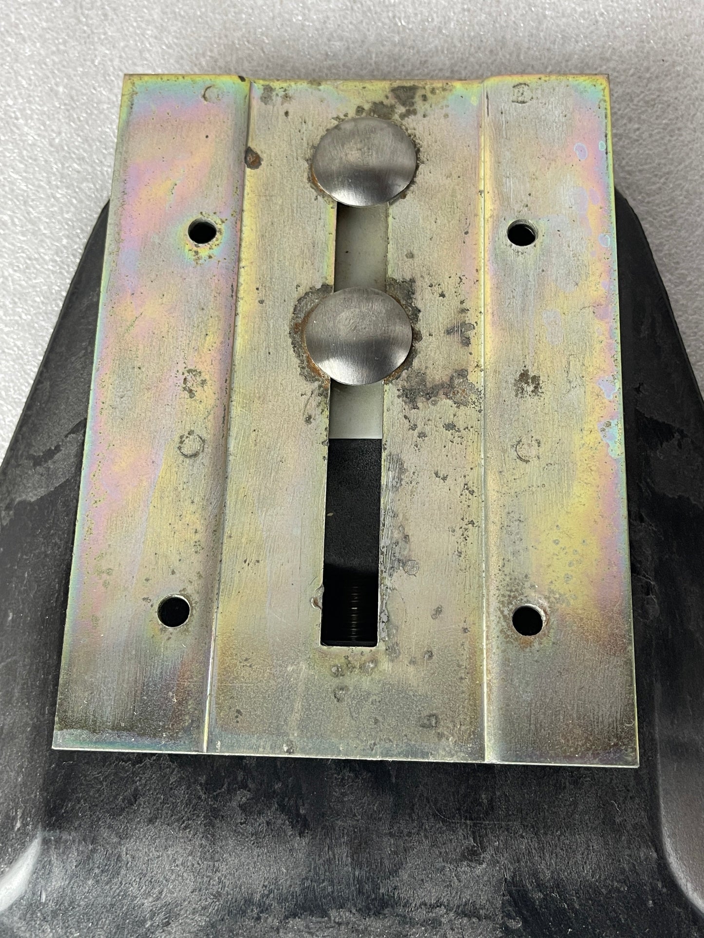 Federal Signal StreetHawk Lightbar - Complete Mounting Feet Assembly