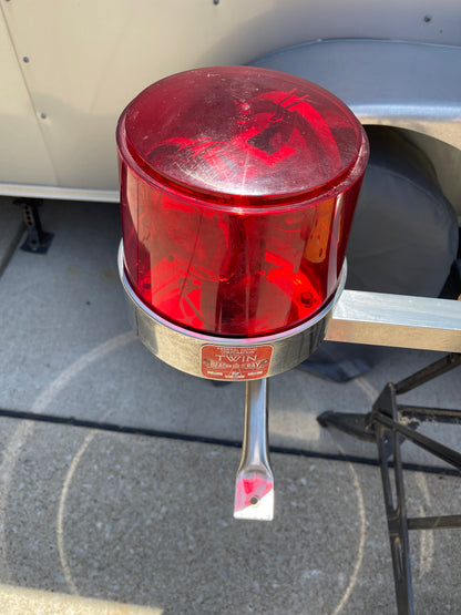 Federal Signal Visibar Lightbar - Red Domes with Mounting Feet and Center Speaker