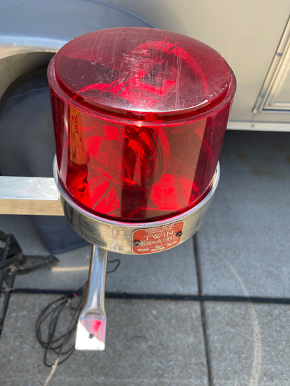 Federal Signal Visibar Lightbar - Red Domes with Mounting Feet and Center Speaker