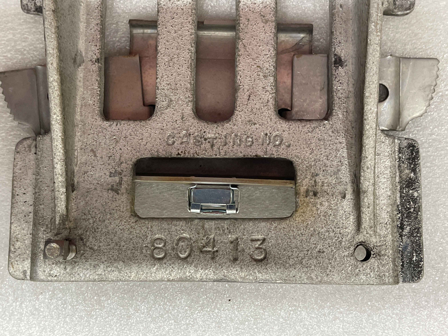 Whelen Edge Lightbar 9000 9M - Cast Aluminum Mounting Legs