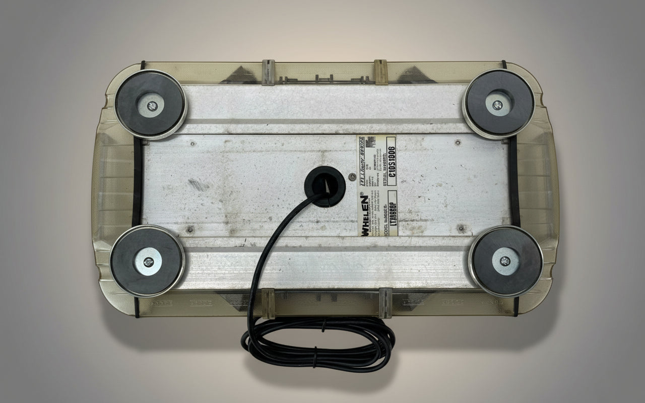 Whelen Liberty 22 Inch Lightbar Four Red Corners with Magnets