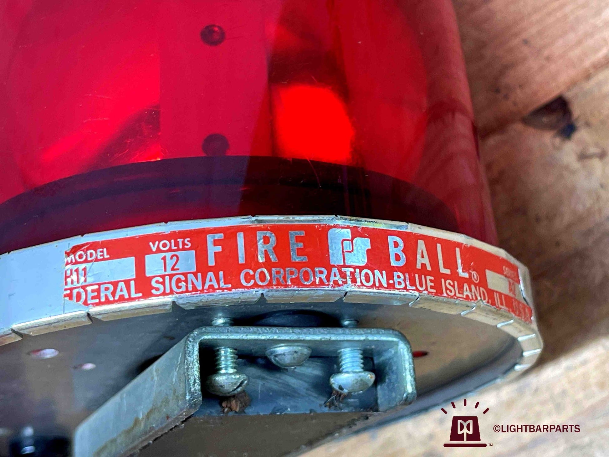 Federal Signal - Red Fire Ball FireBall - Model FB11 / 12v - Kojak Starsky and Hutch Light