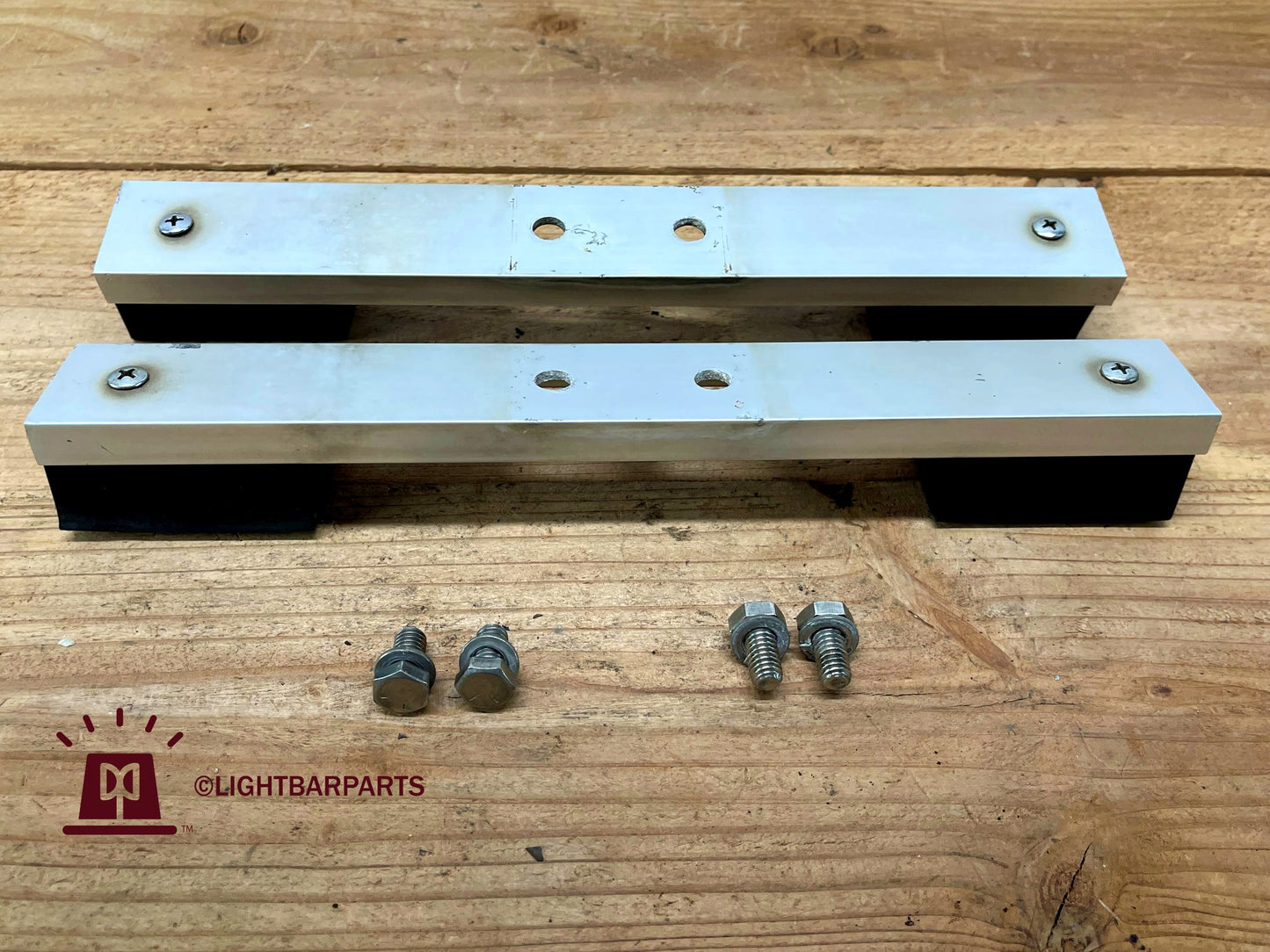 Yankee 911 Lightbar - Pair of Mounting Feet with Frame Screws