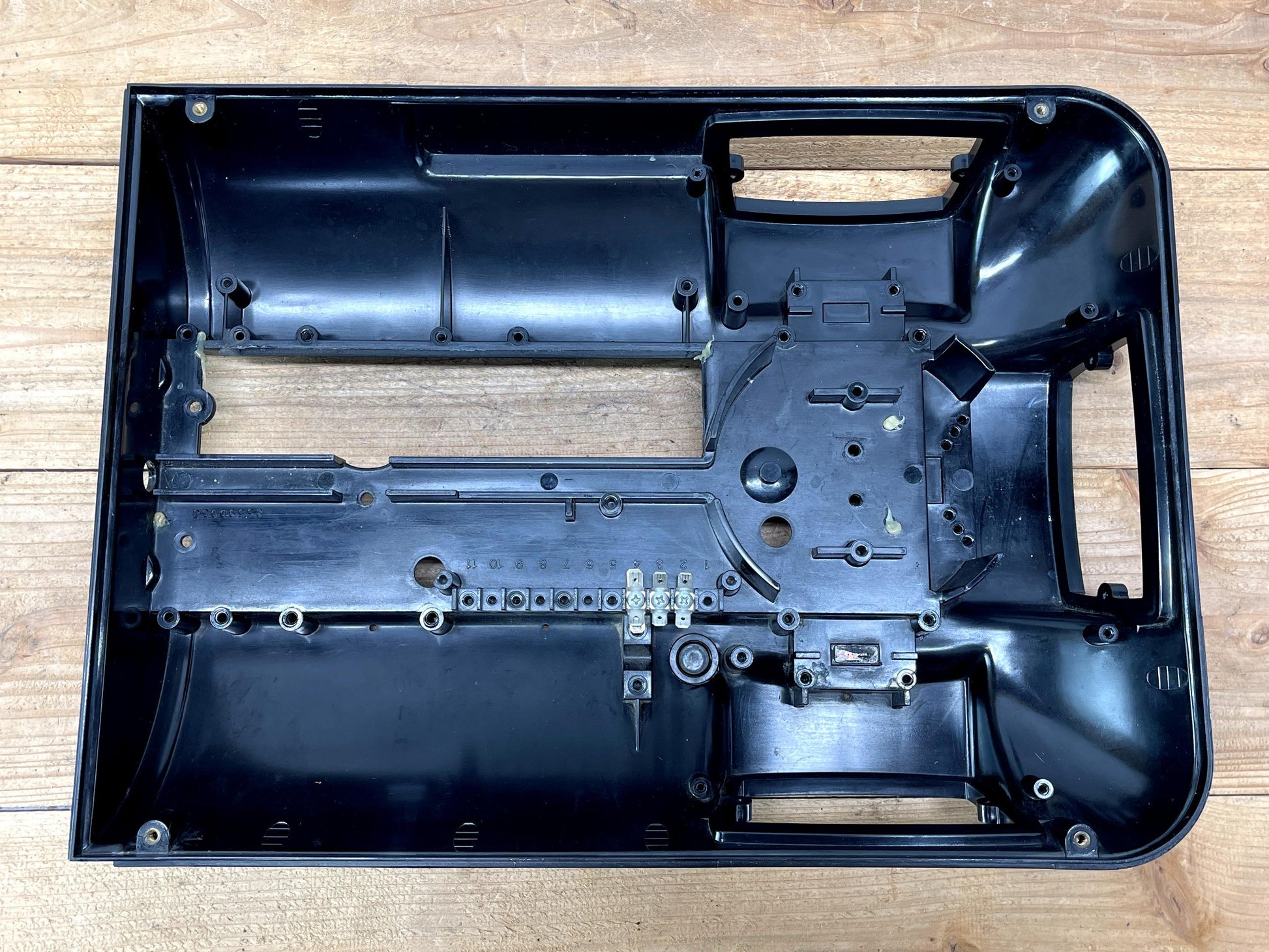 Federal Signal StreetHawk Lightbar - End Base Support Assembly