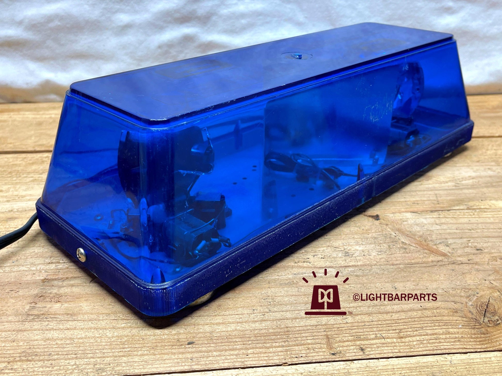 Whelen Responder II Series Lightbar - Color: Blue - Magnetic Mount